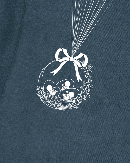 Bird Basket. Triplets Womens T-shirt (heavy weight)